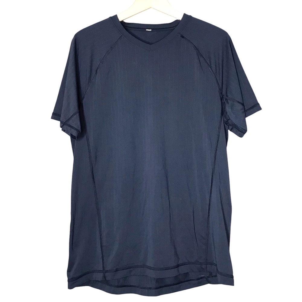 Lululemon Tee Short Sleeve V-neck T-shirt Navy Blue Stripes ESTIMATED Medium